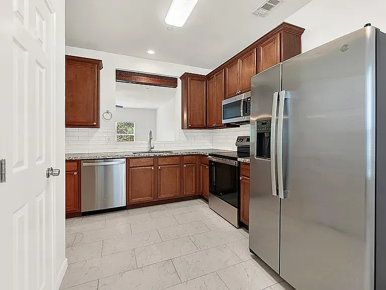 3105 Judge Holland Ln — Photo 6