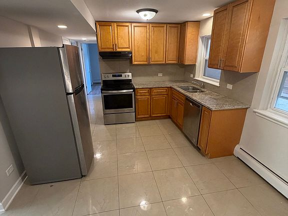 4th image of 2306 S 17th Ave #B