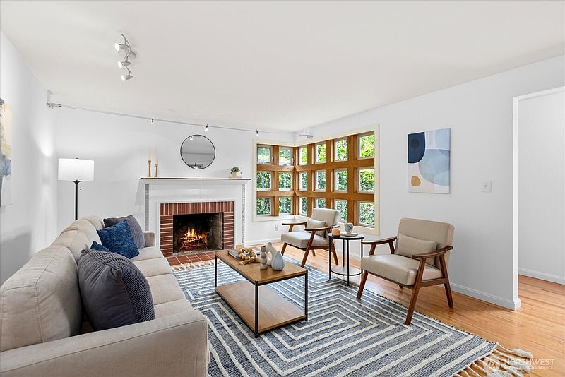 5th image of 2804 Prosch Avenue W