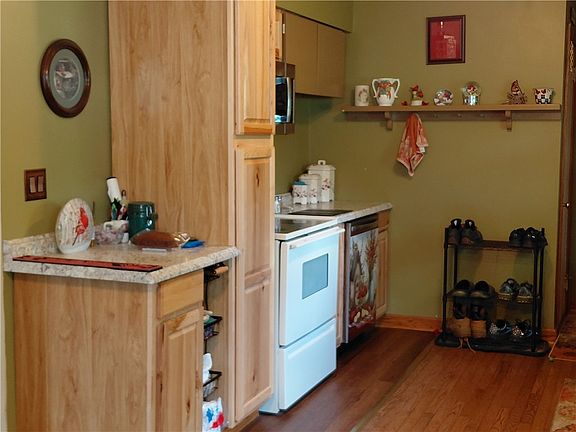 4th image of 358 Hadley Rd