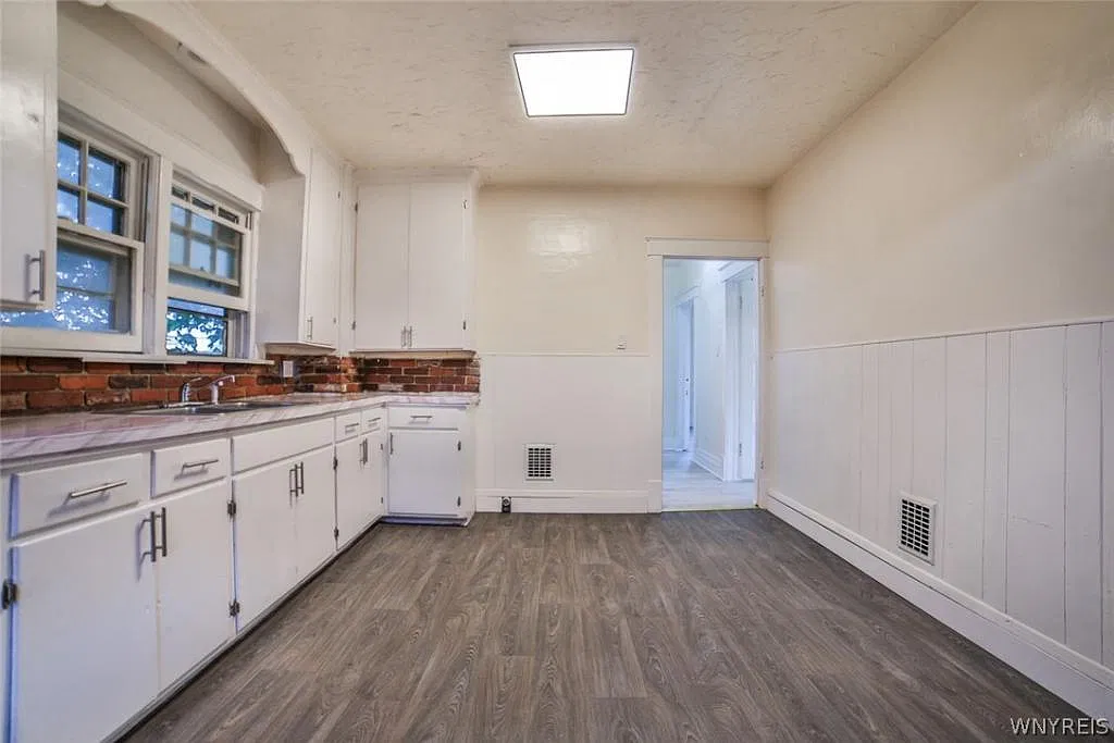 2 bed, 900 sqft, $1,100 — Photo 3