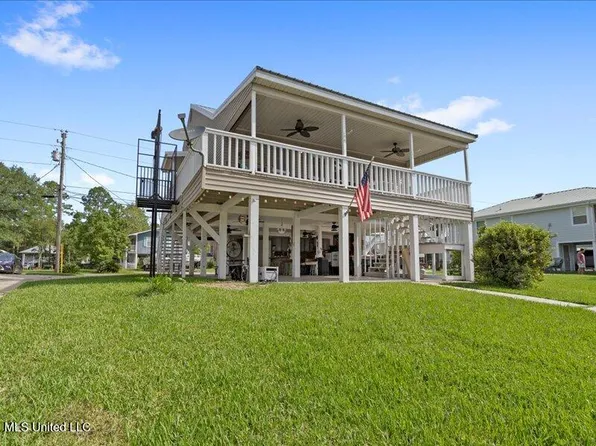 6079 Kiowa St, Kiln, MS 39556