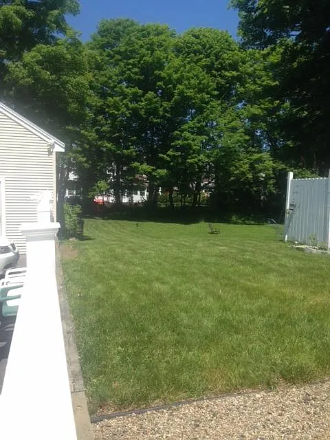 4 4th St — Photo 2