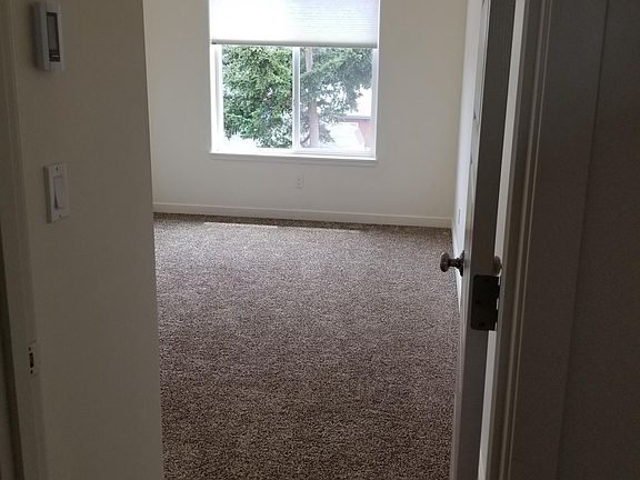 2nd image of 1551 Nw 5th Ave.