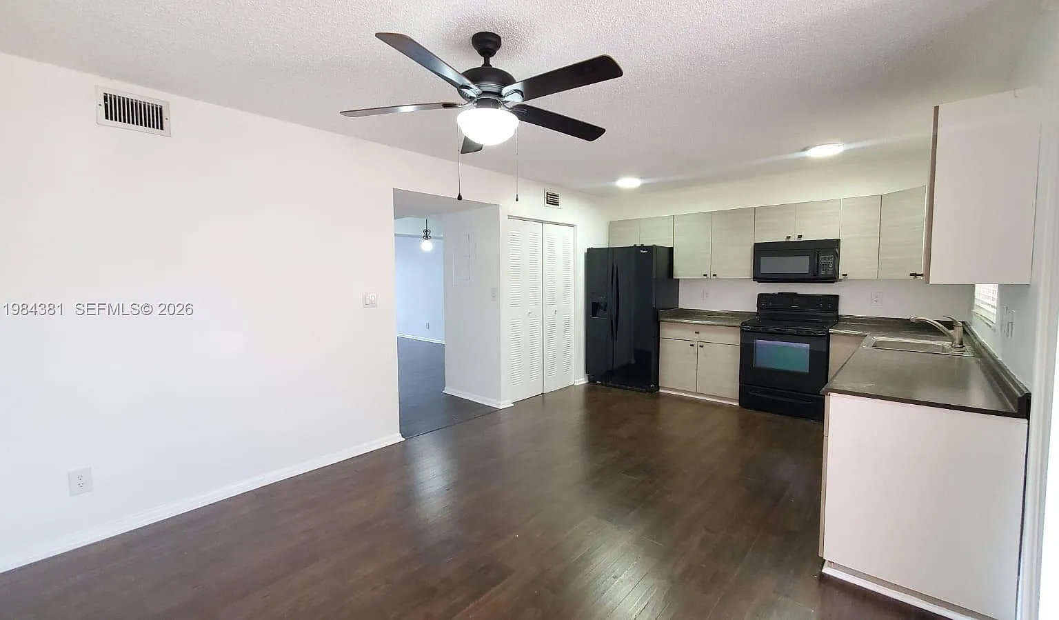 Pembroke Lakes Section Se — Photo 4