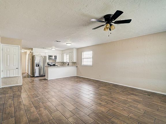 3rd image of 6427 NW Arrowhead Dr