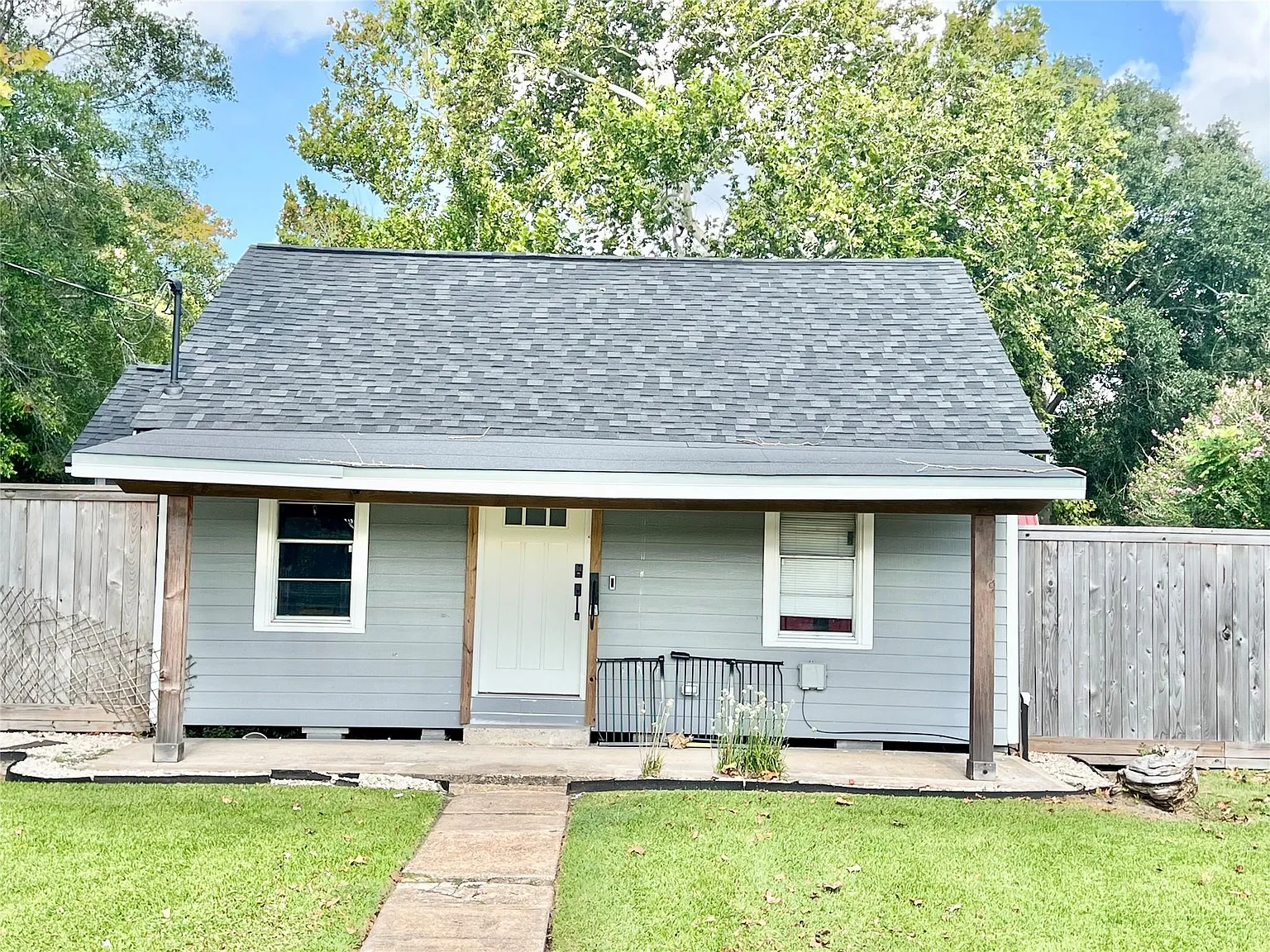 2 bed, 1.0 bath, 842 sqft, $1,750 — Photo 3