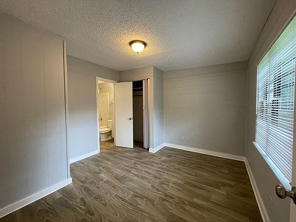 5th image of 3236 Phyllis St