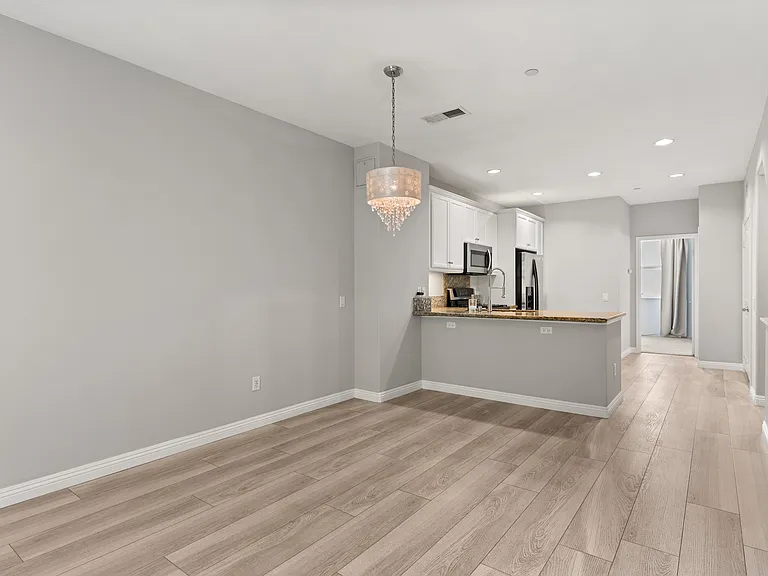 8620 Belford Ave #606 — Photo 5
