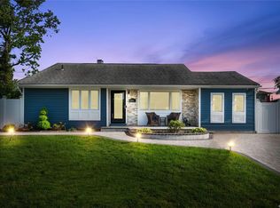 116 Washington St, Farmingdale, NY 11735