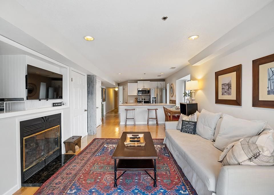1st image of 6 W Main St Suite 1