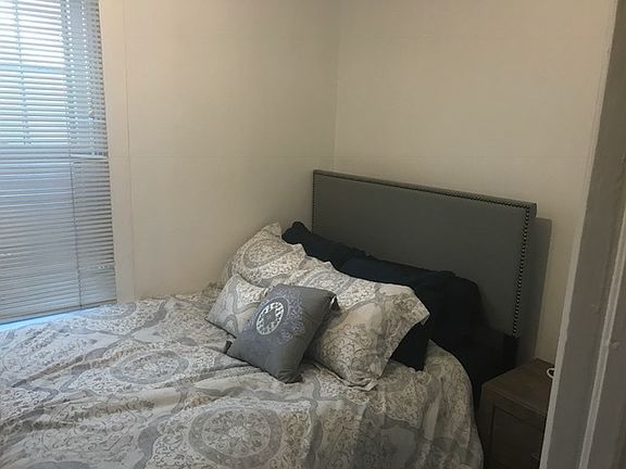 2nd image of 1320 W Schubert Ave APT 2R
