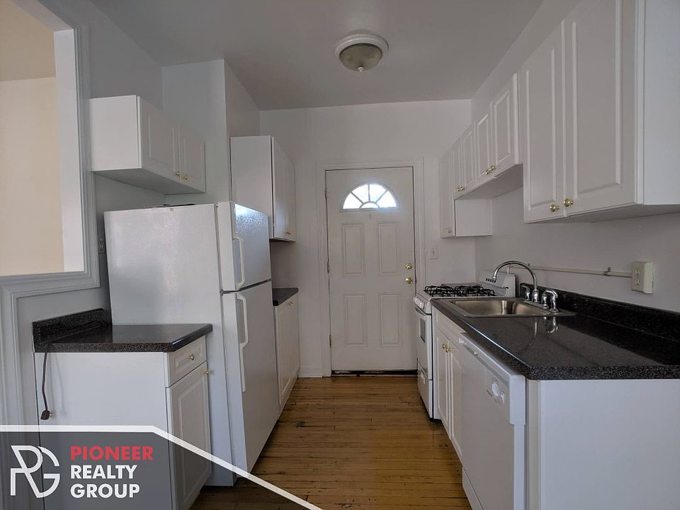1st image of 3823 N Fremont St #3825W3