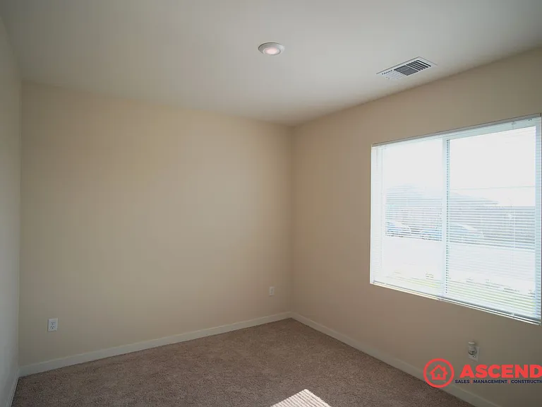 1018 Warwickshire Ave — Photo 16