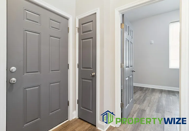 833 Hollins St #1F — Photo 15