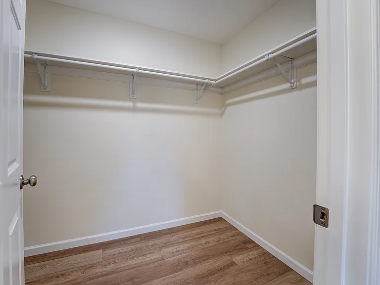 1013 Caroline Ave — Photo 18