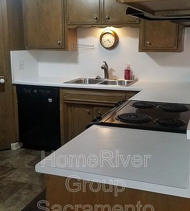 2nd image of 1430 27th Ave