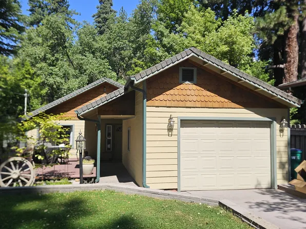 308 Ackley Ave, Mount Shasta, CA 96067