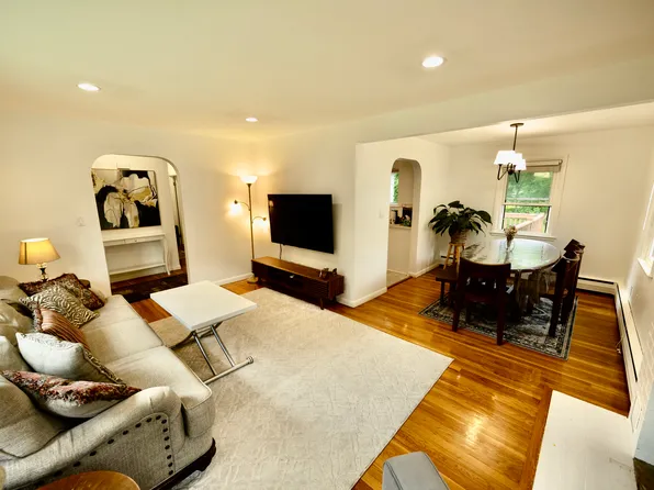 244 Green St, Stoneham, MA 02180