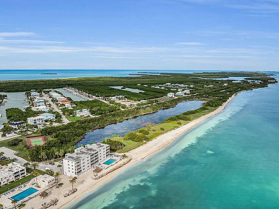 2nd image of 135 Coco Plum Dr APT 1A