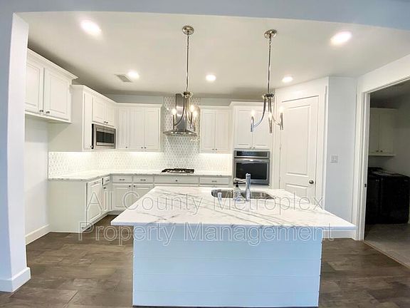 2nd image of 2269 Bower Ln