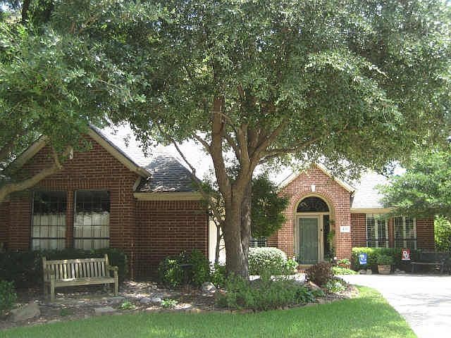 1st image of 410 Rivercove Dr