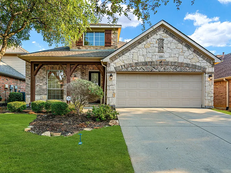 1181 Capital Dr — Photo 29