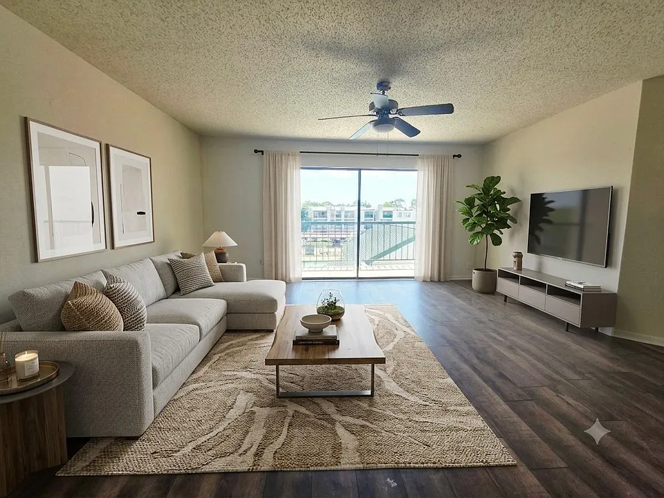2826 S Bartell Dr #38