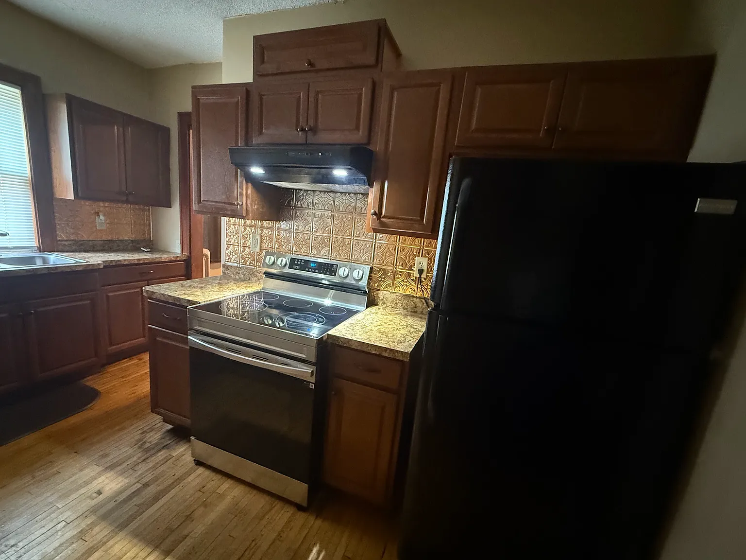 2646 Dupont Avenue North - 1 — Photo 2