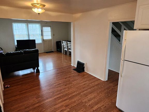 4th image of 140 Calhoun St