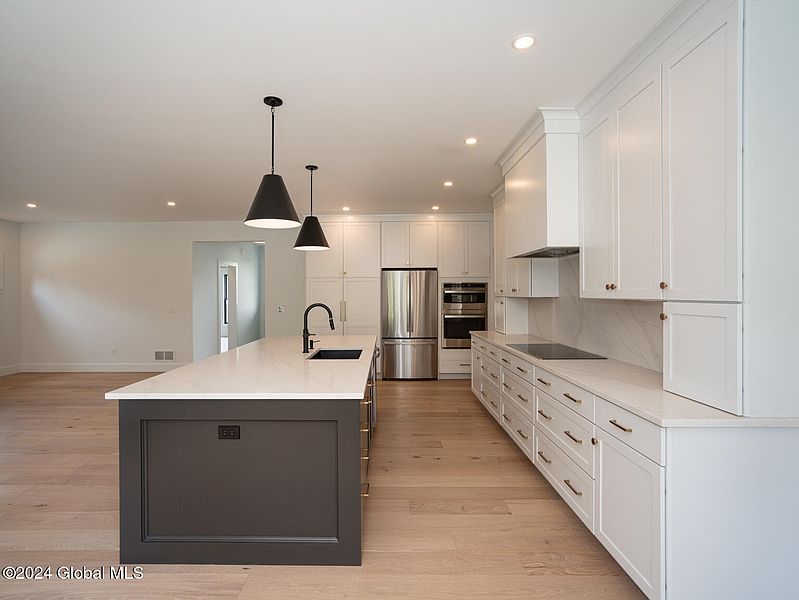 5th image of 7 Arlington Circle