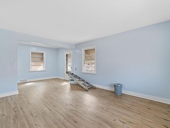 5th image of 2101 W Fairmount AVENUE