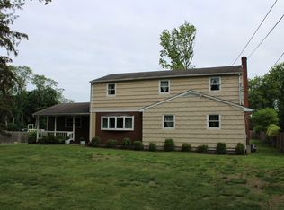 4 Ginny Dr, Shelter Island, NY 11964