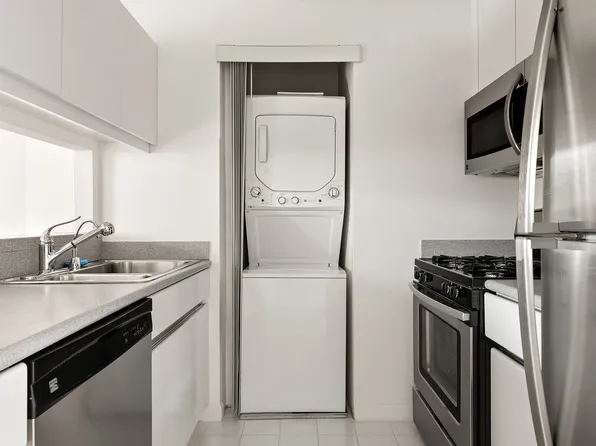 422 East 72nd Street image 3 of 7