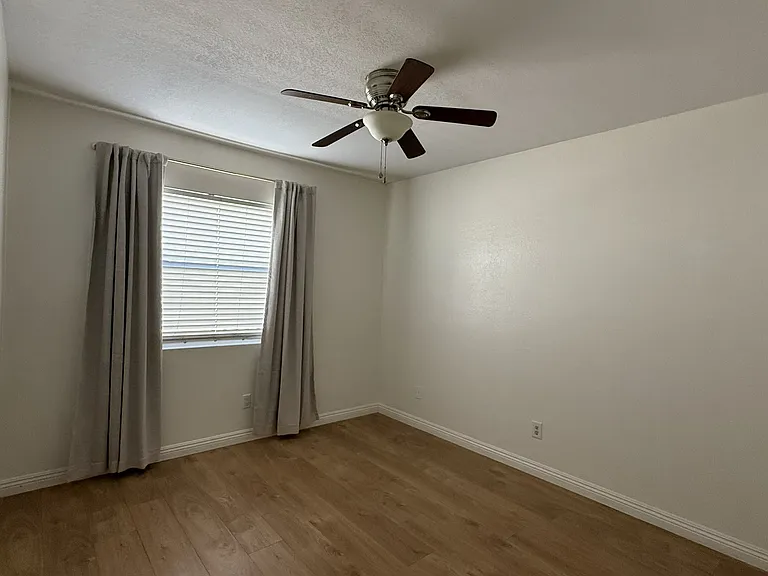 10260 Magnolia Ct — Photo 8