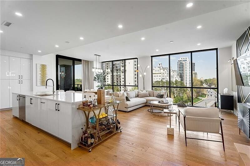 1st image of 2425 Peachtree Rd NE Unit 901