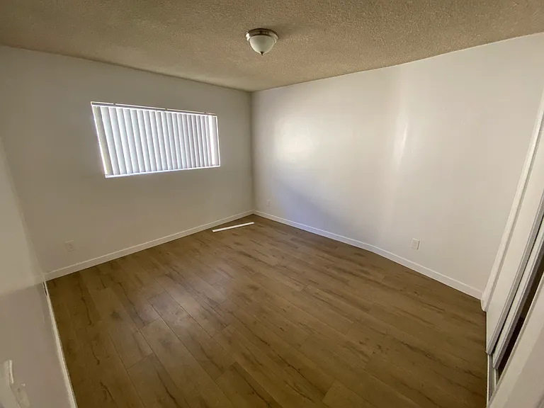 8024 Owensmouth Ave #7 — Photo 12