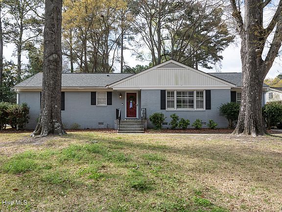 2nd image of 1739 Beaumont Drive