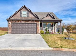 849 Highland View Rd, Boiling Springs, SC 29316