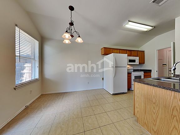 4th image of 223 Lake Texoma Dr
