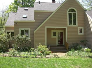 522 Flat Hills Rd, Amherst, MA 01002