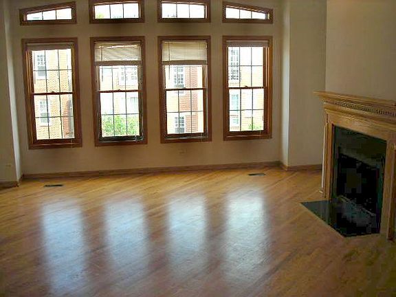 3rd image of 1322 W Belmont Ave #2