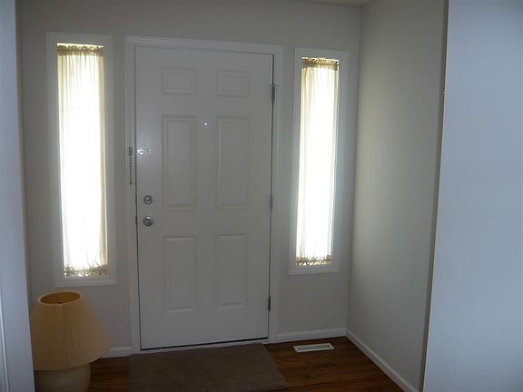 5th image of 18137 Lisbon Dr
