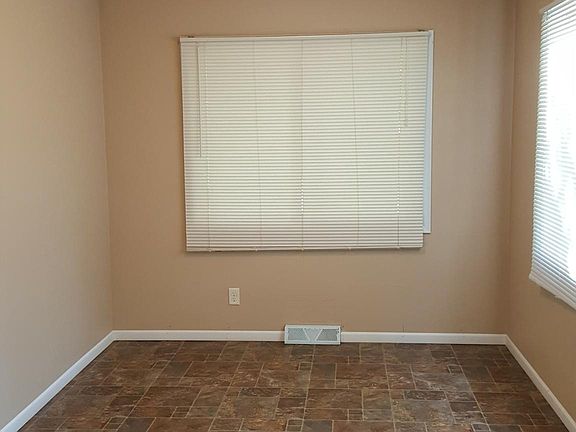 5th image of 805 3rd Ave N