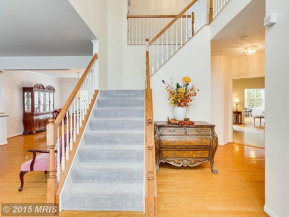 2nd image of 17527 Wayside Dr