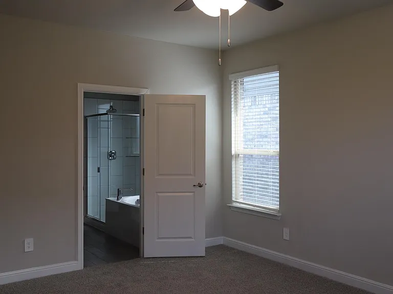 15529 Leaside Dr — Photo 9