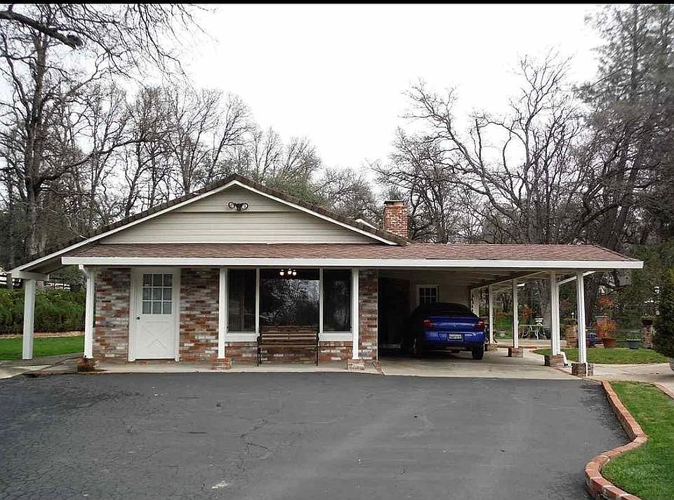 2nd image of 20465 Phoenix Lake Rd