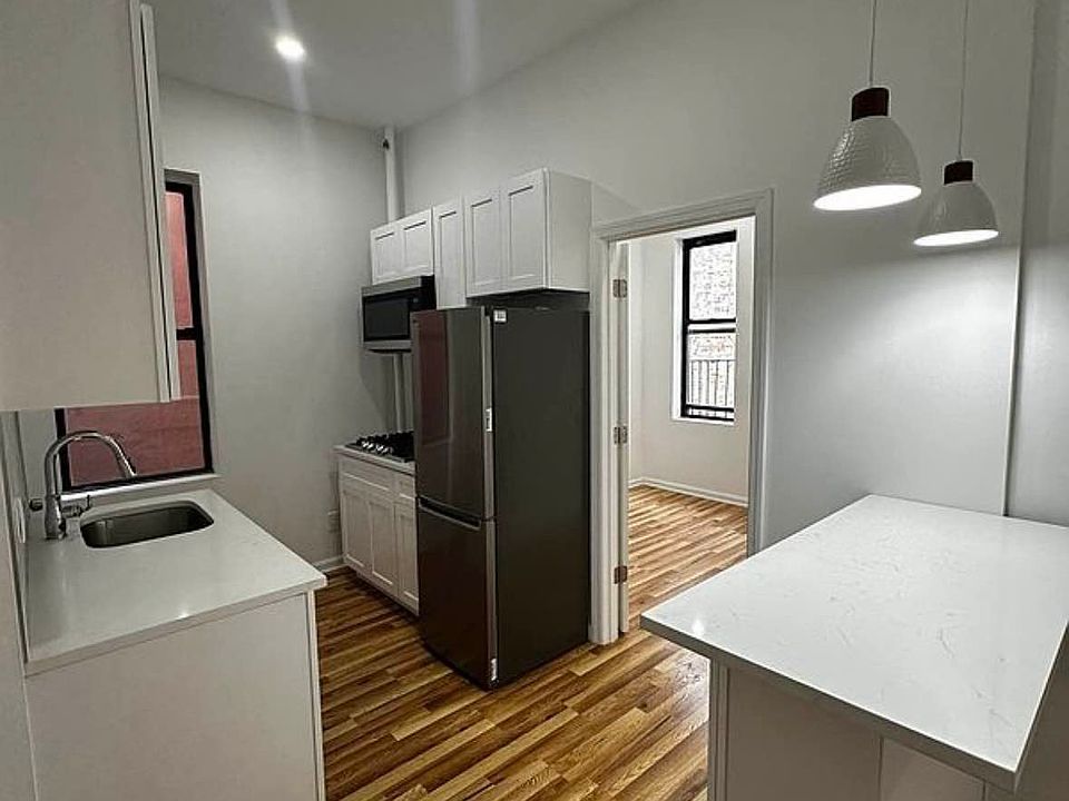 1st image of 27 Prince St APT 12