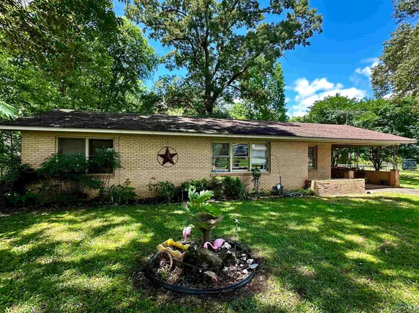 205 N Mimosa St, Gilmer, TX 75683