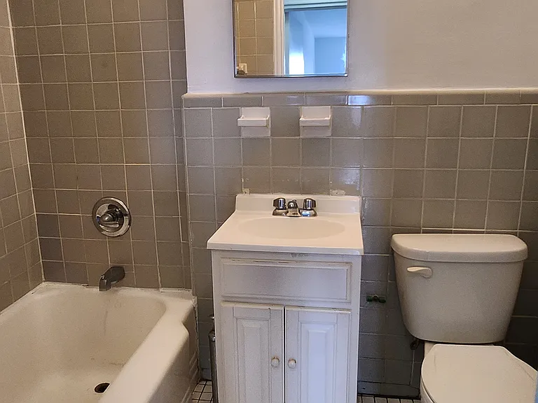 510 Riverdale Ave #7K — Photo 9